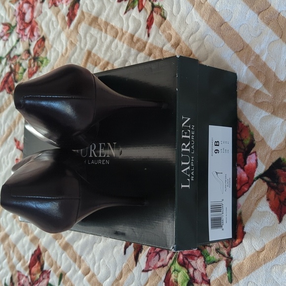 Ralph Lauren Black heels. - Picture 3 of 5